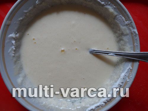 Сирні тарталетки з чорною смородиною та сметанним кремом