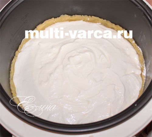 Сирний пиріг зі смородиною в мультиварці