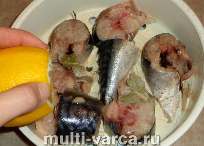 Скумбрія з рисом у мультиварці