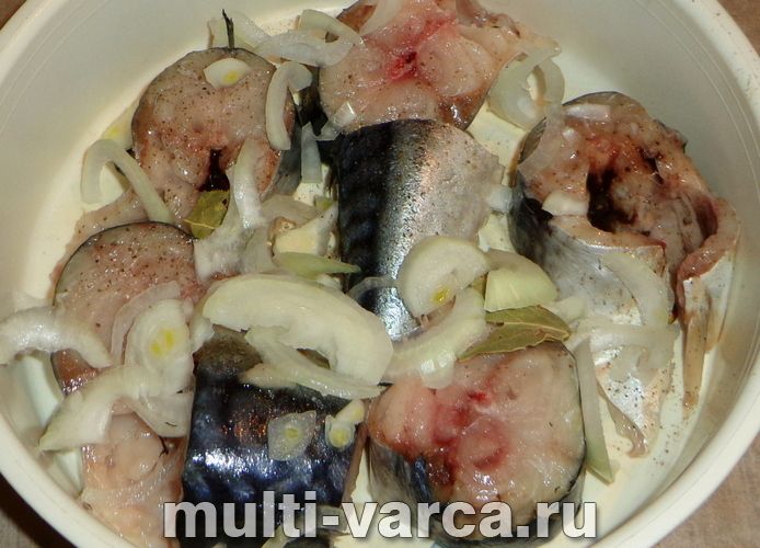 Скумбрія з рисом у мультиварці