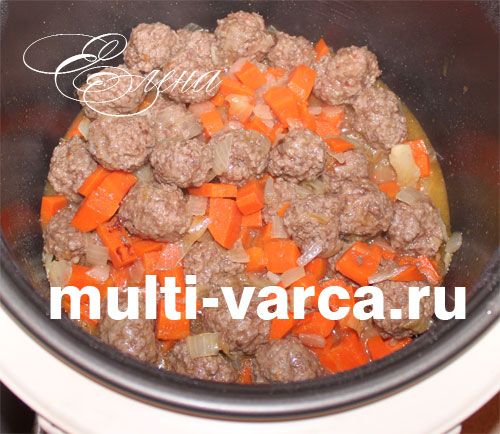 Стручкова квасоля з фрикадельками в мультиварці