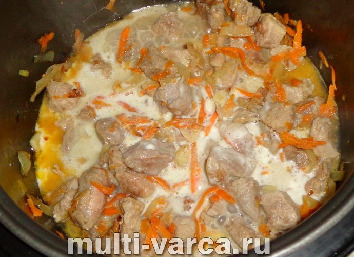 Свинина у вершках у мультиварці