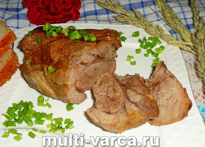 Свиняча шийка у фользі в мультиварці
