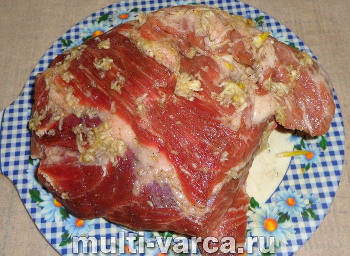 Свиняча шийка у фользі в мультиварці