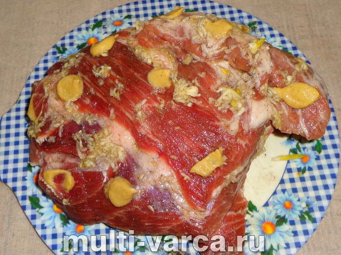 Свиняча шийка у фользі в мультиварці
