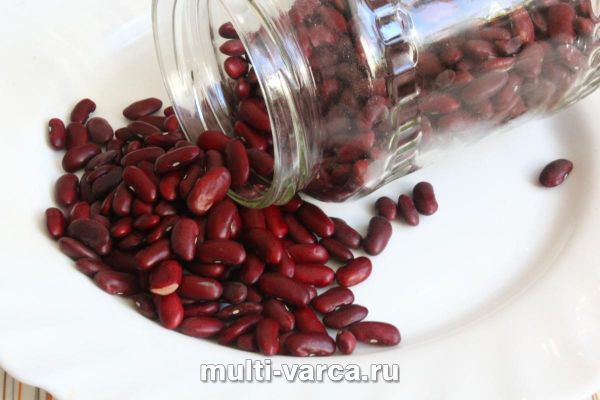 Свинячі реберця з червоною квасолею в мультиварці