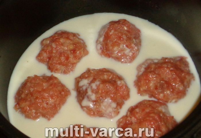 Тефтелі в молоці