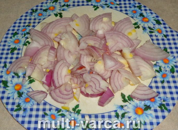 Тушкована капуста з курячими шлунками в мультиварці