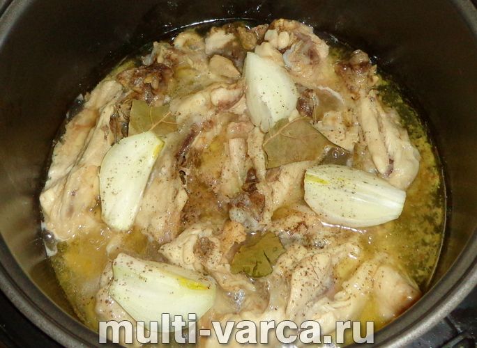 Тушонка з курки в мультиварці