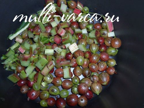 Варення з ревеню, аґрусу та пелюсток троянд
