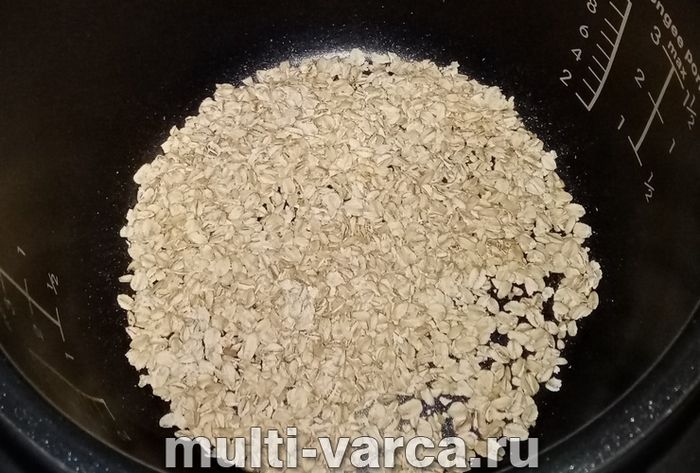 Вівсяна каша з родзинками