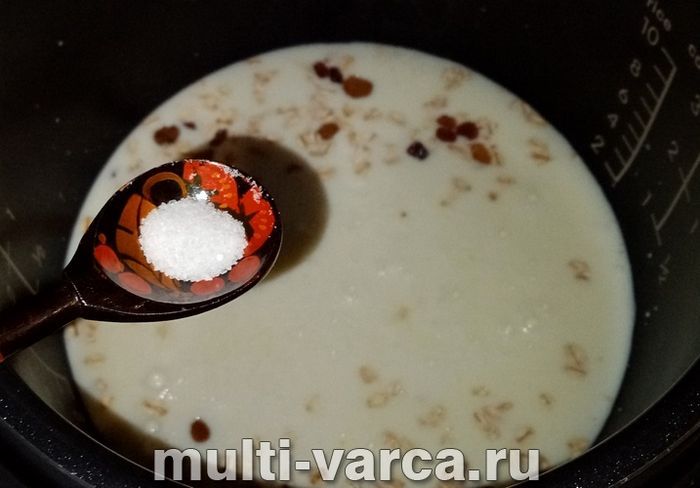 Вівсяна каша з родзинками