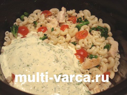 Запіканка з макаронів із куркою та овочами в мультиварці