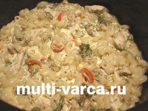 Запіканка з макаронів із куркою та овочами в мультиварці