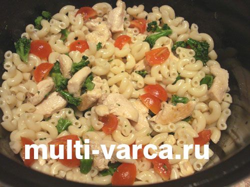 Запіканка з макаронів із куркою та овочами в мультиварці