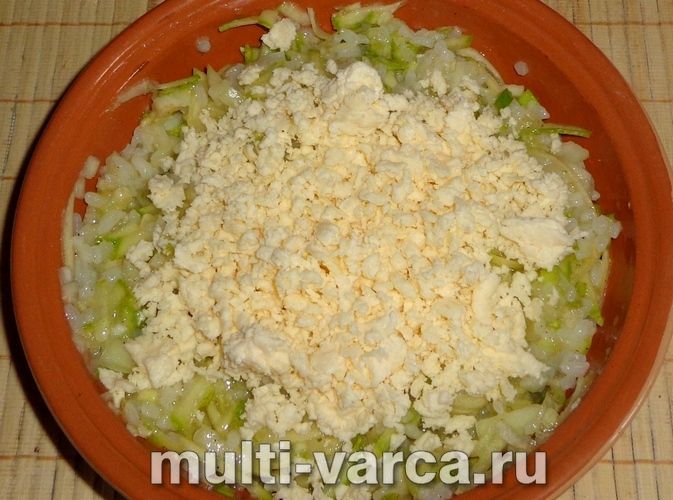 Запіканка з рису і кабачків у мультиварці
