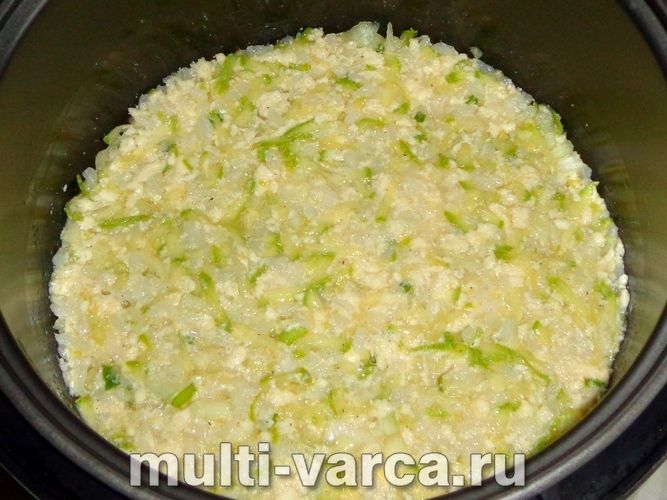 Запіканка з рису і кабачків у мультиварці