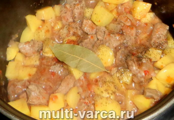 Азу з індички з картоплею в мультиварці