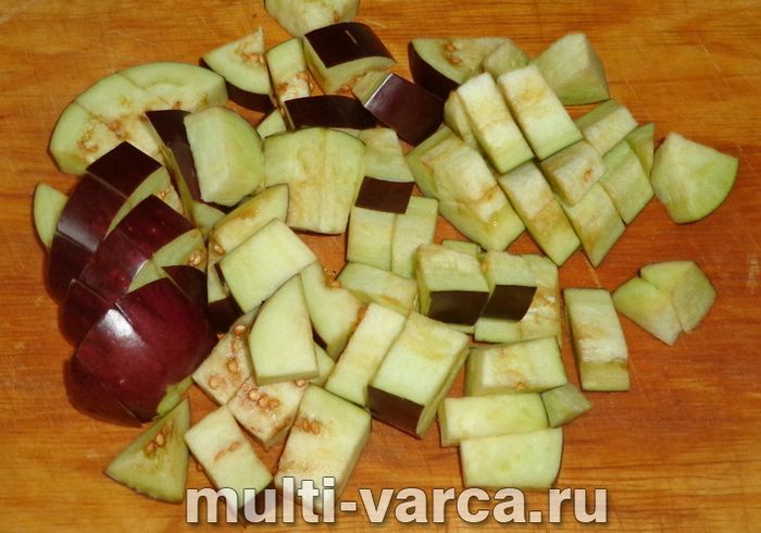 Баклажани з картоплею і куркою в мультиварці