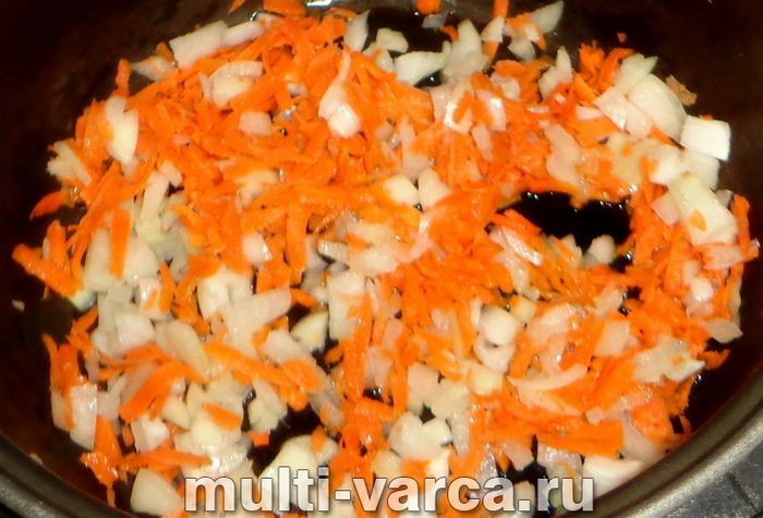 Баклажани з картоплею і куркою в мультиварці