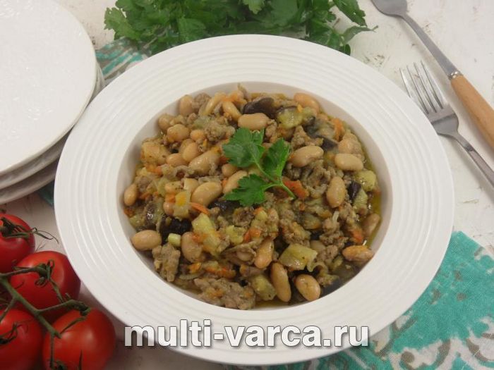 Баклажани з квасолею