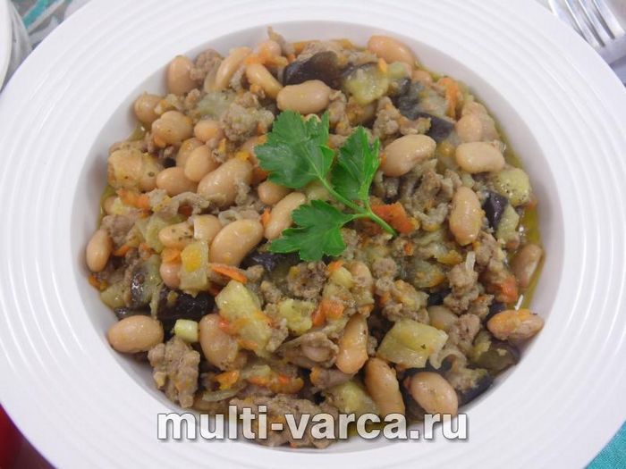 Баклажани з квасолею