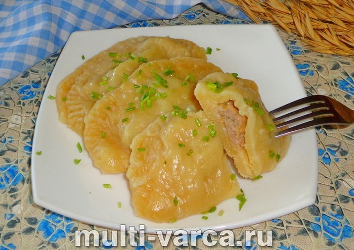 Чебуреки на пару в мультиварці
