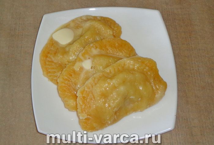 Чебуреки на пару в мультиварці