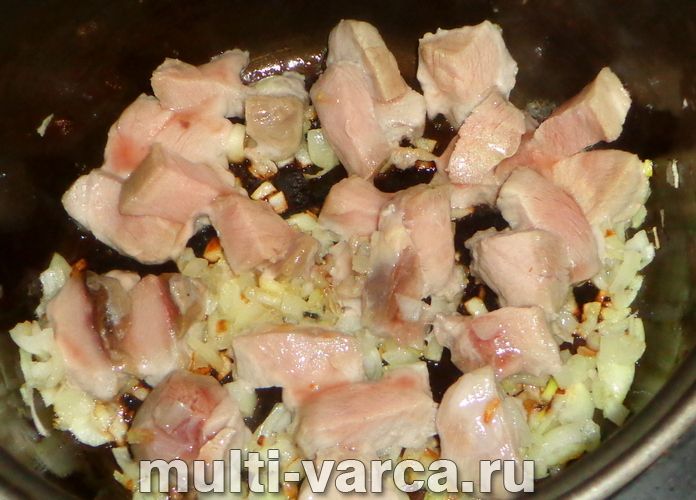 Горохова каша зі свининою в мультиварці