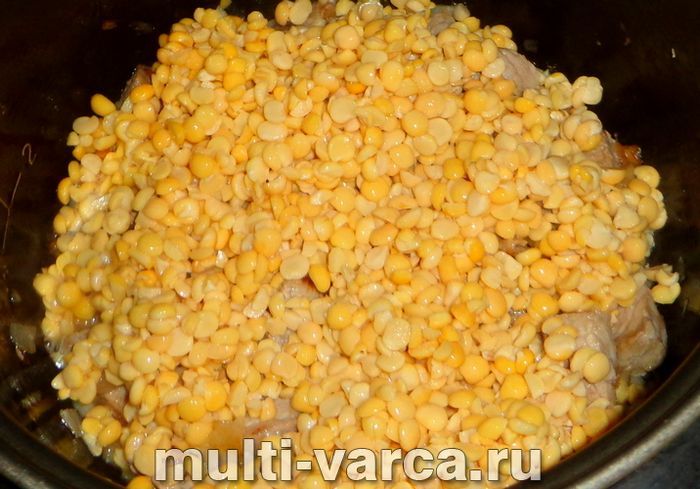 Горохова каша зі свининою в мультиварці