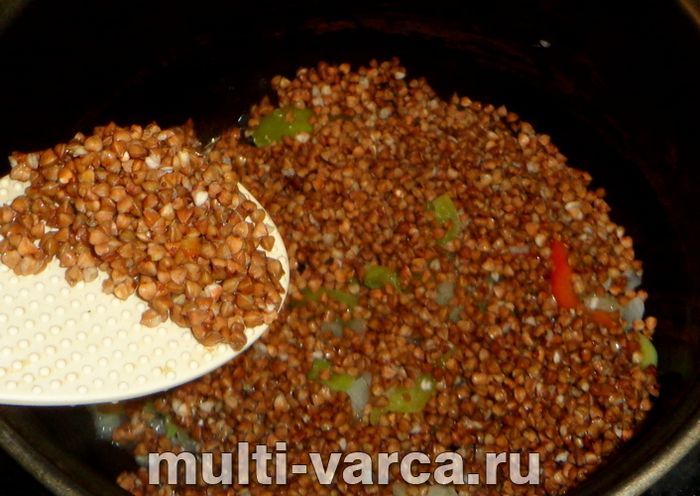 Гречка з томатною пастою в мультиварці