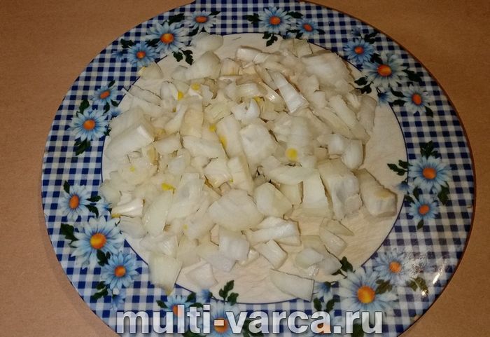 Гуляш зі свинини з картоплею