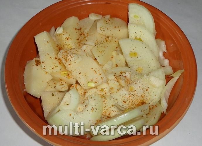 Гуска з картоплею в мультиварці