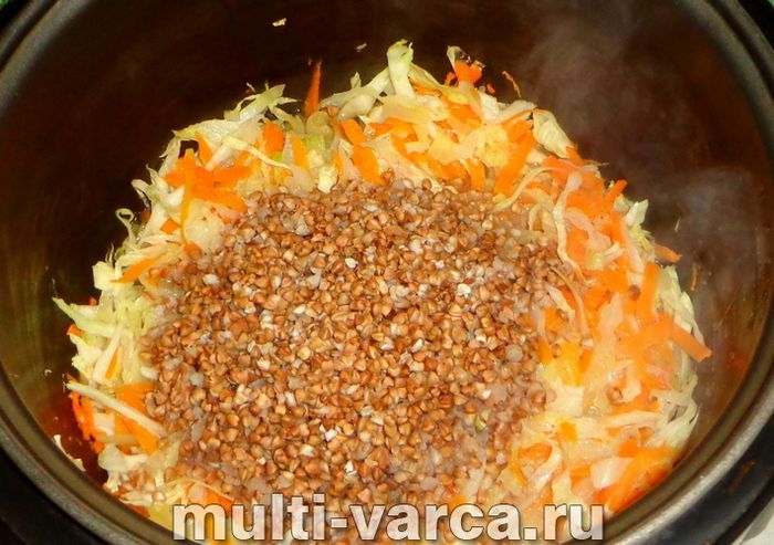 Капуста з гречкою в мультиварці