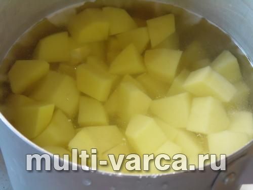 Картопляні зрази з фаршем на сковороді
