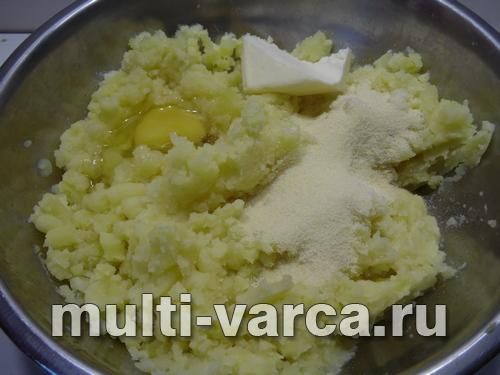 Картопляні зрази з фаршем на сковороді