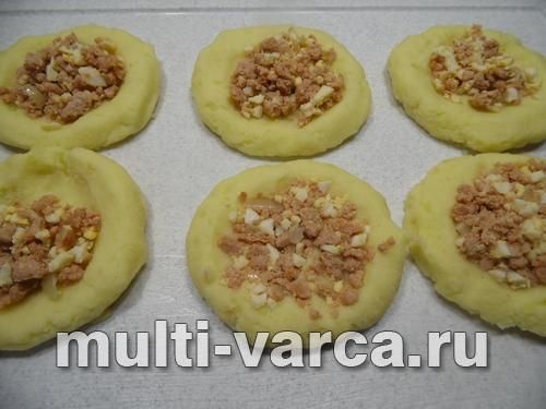 Картопляні зрази з фаршем на сковороді