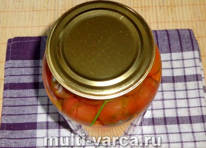 Консервовані помідори з яблуками без оцту
