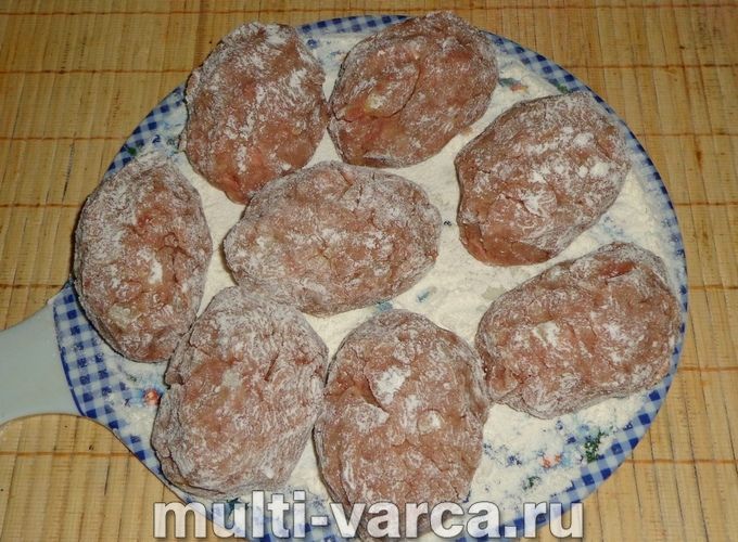 Котлети з індички з кабачком у мультиварці