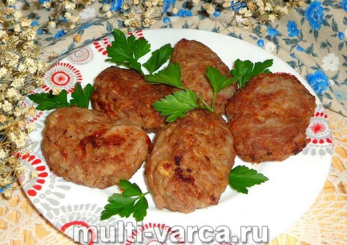 Котлети з індички з кабачком у мультиварці