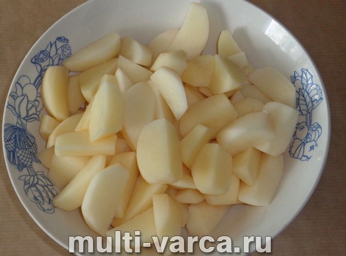 Кролик із картоплею в сметані