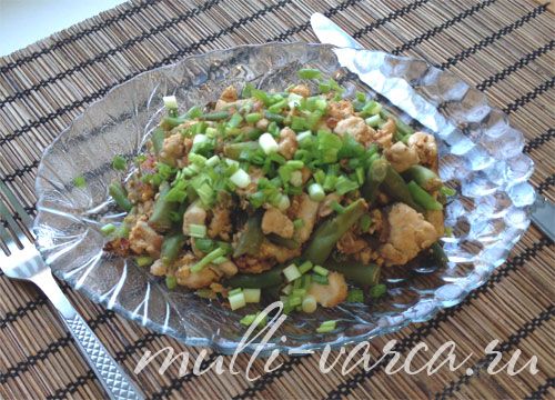 Куряча грудка зі стручковою квасолею