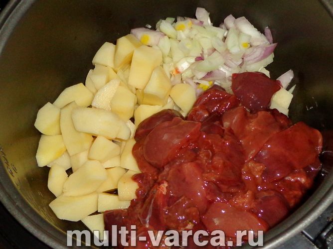 Куряча печінка з картоплею в мультиварці