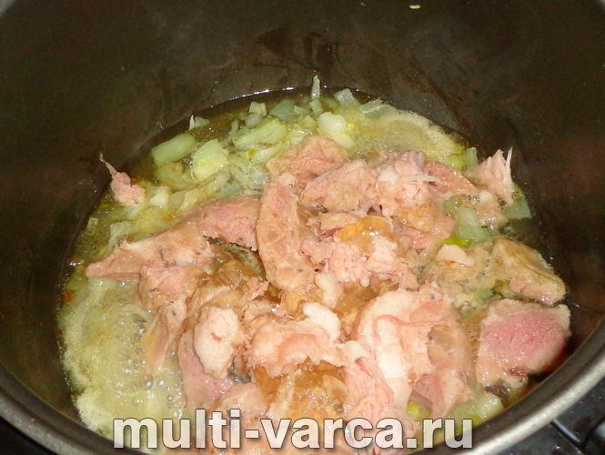 Квасоля з тушонкою в мультиварці