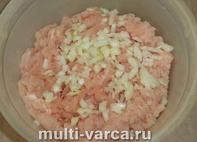 М'ясний рулет із яйцем у мультиварці