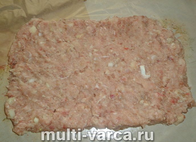 М'ясний рулет із яйцем у мультиварці