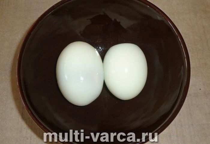 М'ясний рулет із яйцем у мультиварці
