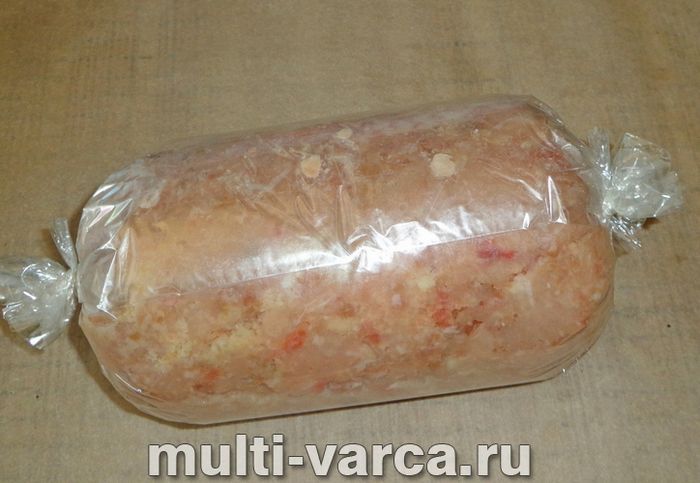 М'ясний рулет із яйцем у мультиварці