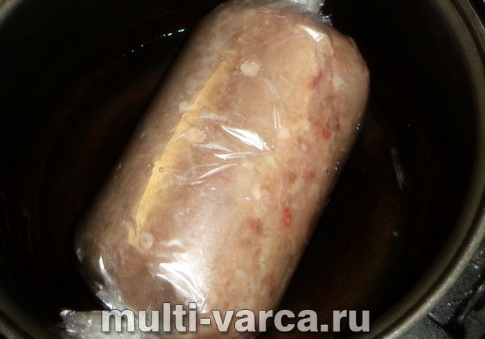 М'ясний рулет із яйцем у мультиварці