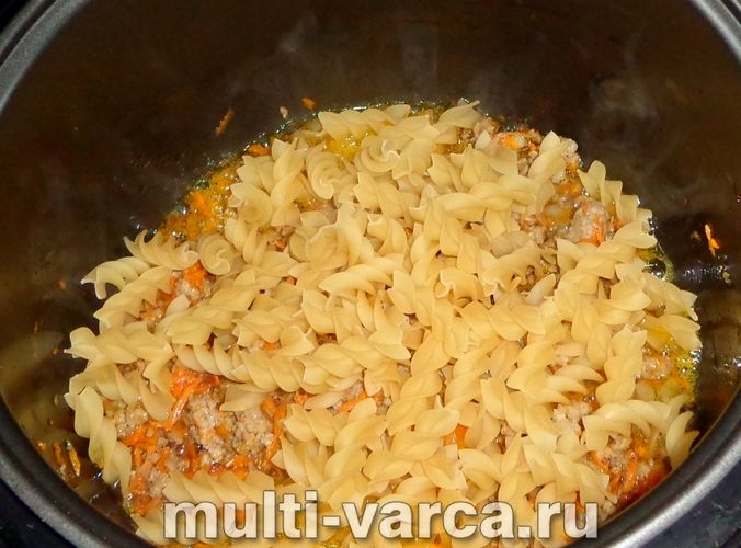 Макарони з фаршем у мультиварці